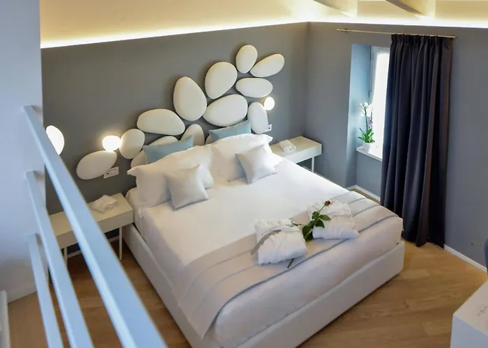 Eleira Luxury Accomodations